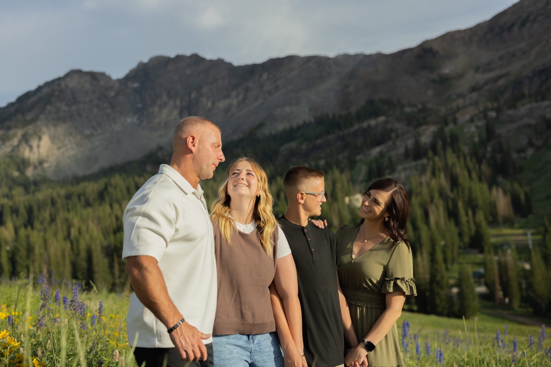 Family portrait session in the mountains