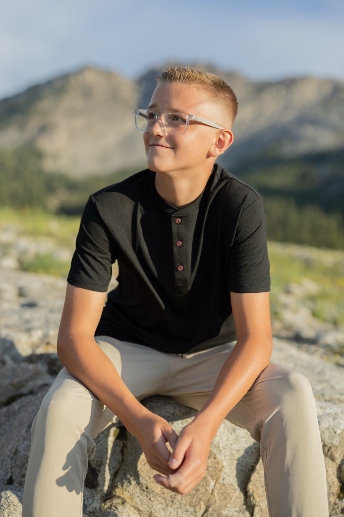 Senior portrait on a rock overlook